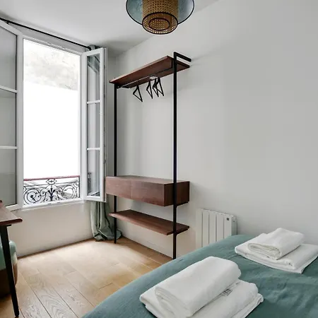 124 Beata - Superbe A Paris